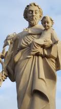 Św. Józef na placu kościelnym